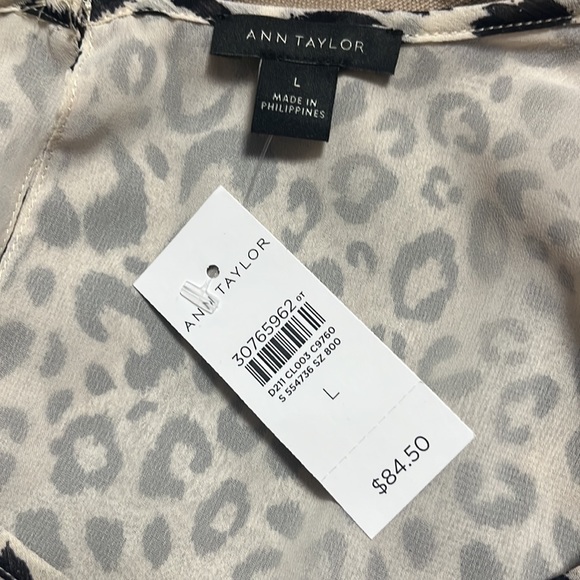 NWT Ann Taylor Ruffle Sleeve Cinched Hem Top - Picture 8 of 8